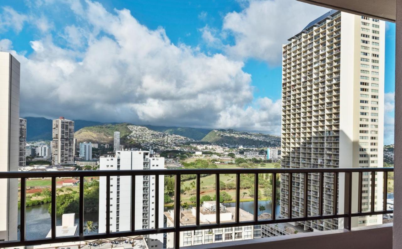 Private One Bedroom Condo, With Corporate Rental Car Savings Code Included, Free Onsite Parking โฮโนลูลู ภายนอก รูปภาพ